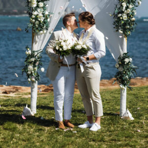 Australian-cricketer-Jessica-Jonassen-marries-Sarah-Wearn-in-Hawaii-4 (1)